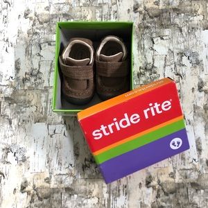 Stride Rite▪️Darwin Sneakers